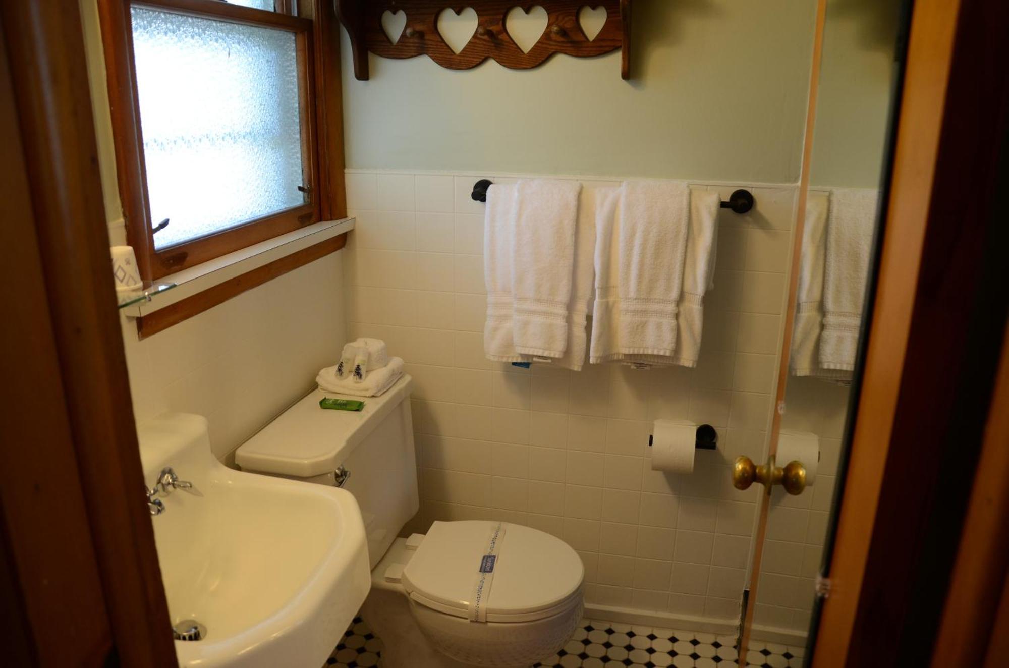 Ludington Blue Spruce Inn Екстериор снимка
